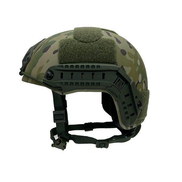 Wie hebt sich der Mich Ballistic Helm hervor?