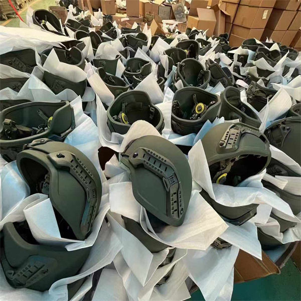 Der Militärhelm
