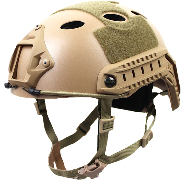 Mit einem schlanken und ergonomischen Design verbessert der Fast Ballistic Helmet die Leistung des Operators und das situative Bewusstsein im Gefecht.