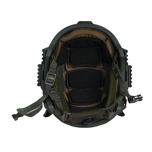Unsere Helme sind verstellbar, um einen perfekten Sitz für jeden Träger zu gewährleisten.