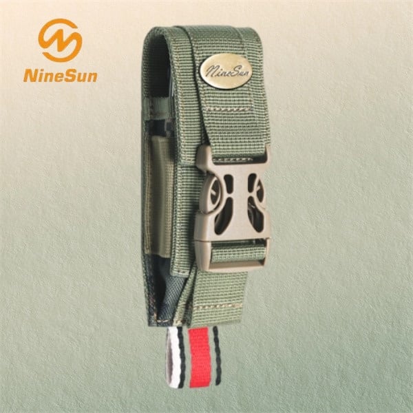 The Benefits of a Knife and Flashlight Sheath