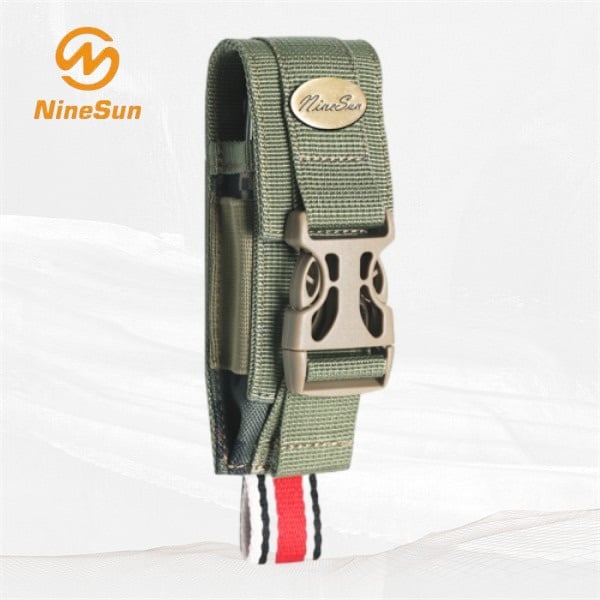 How a Sheath Can Improve Your Knife and Flashligh