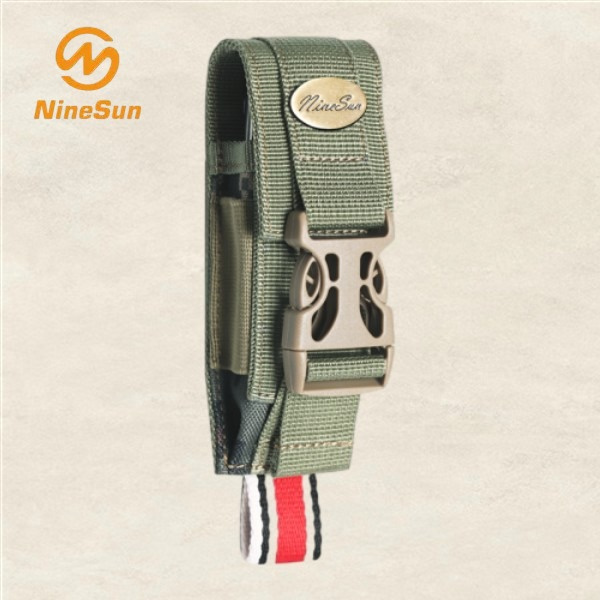 Upgrade your multitool's versatility with a sheath that includes extra pockets for accessories