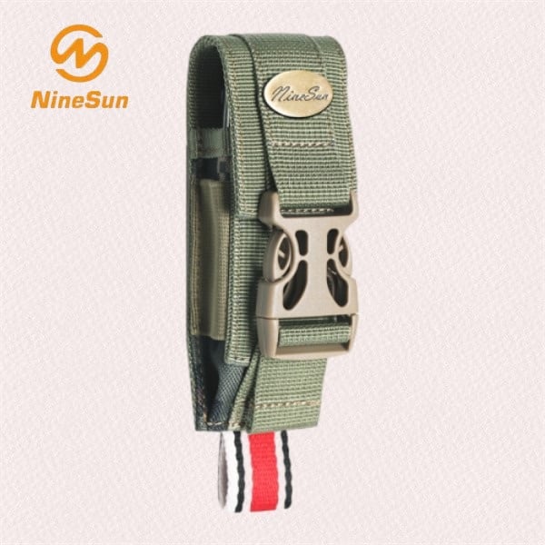 The Versatility of a Knife and Flashlight Sheath