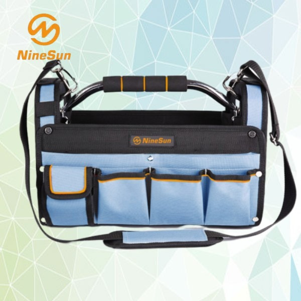 The must-have tool bag for professional carpenters
