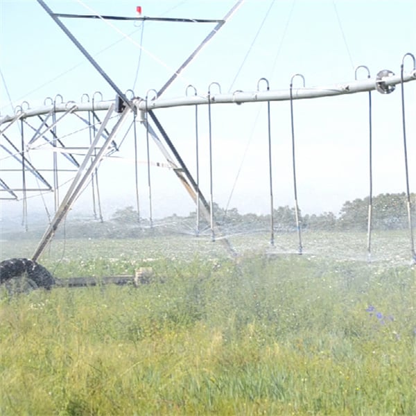 The Advantages of Center Pivot Irrigation Equipment