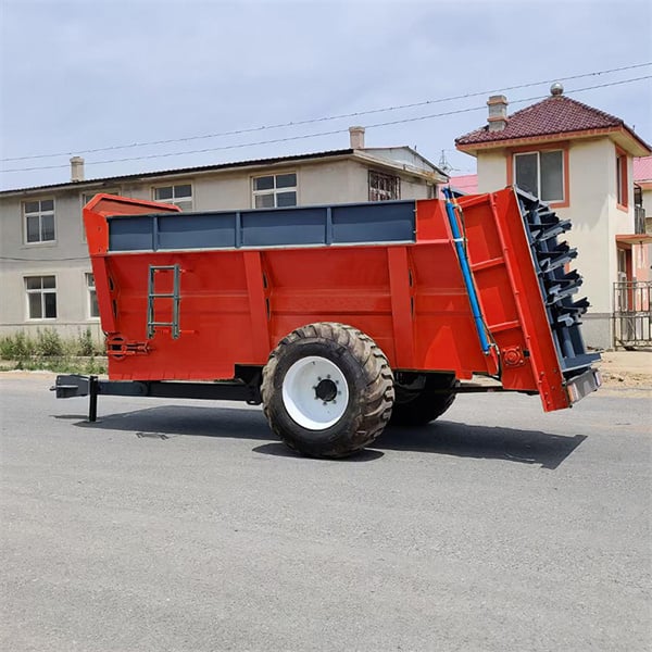 Upgrade your farming equipment with our selection of fertilizer spreaders