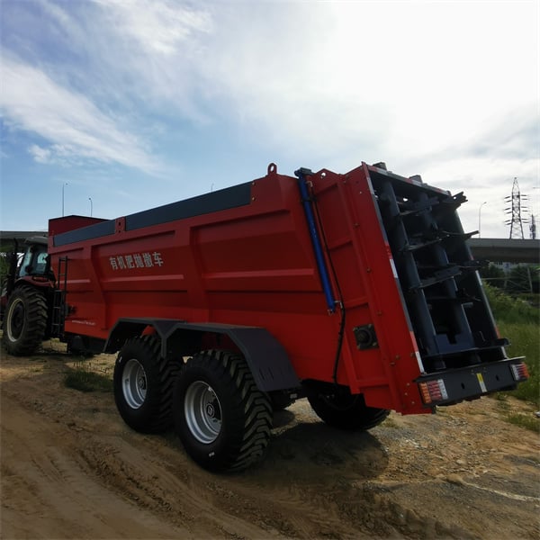 Save time and energy with a cow manure spreader