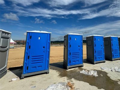 What Makes Construction Portable Toilets a Contractor Standard?
