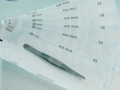 Options de pochettes Tyvek pour l’emballage des instruments chirurgicaux