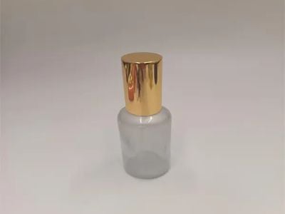 Designing a sleek aesthetic for a black bottle of perfume