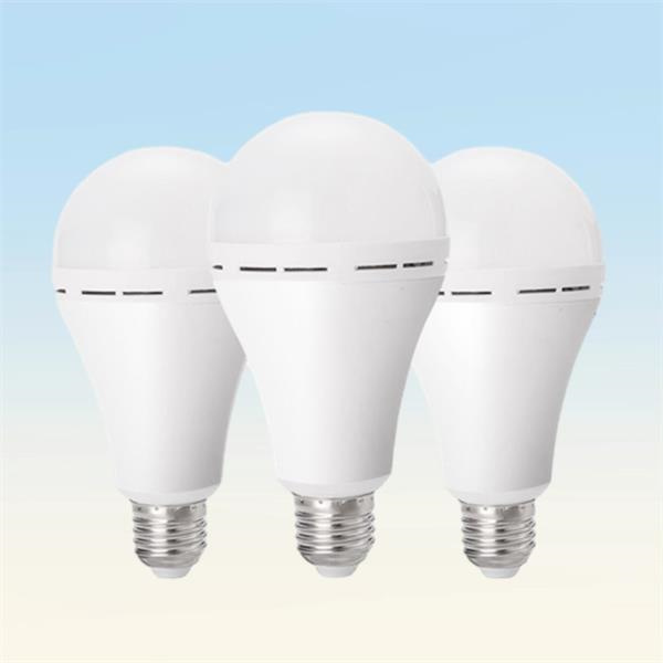 Bola lampu LED isi ulang adalah solusi yang ramah lingkungan dan hemat biaya untuk penerangan darurat.