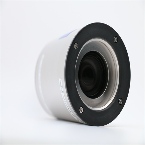 Bringing the underwater world to life in amazing detail with a deep sea HD camera