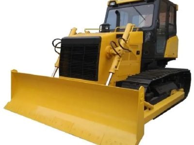 Why a Bulldozer with Tracks Outperforms on Muddy Terrain