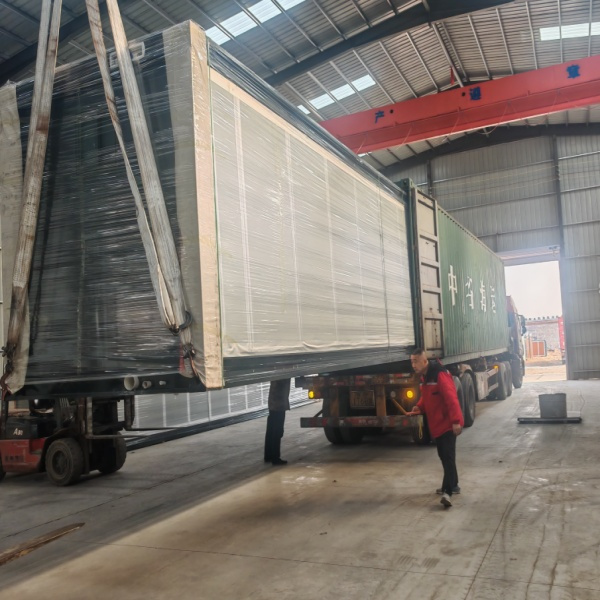 Embracing Minimalism with an Expandable Container Home