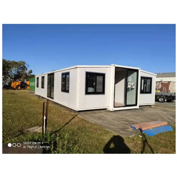 Off-grid living made easy with the 40ft expandable container home