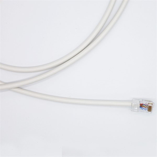 La versatilità del cavo coaxiale RJ45 per connettere più dispositivi in una rete.