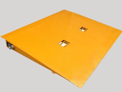 Packaging and Palletizing Container Hardware for Global Shipping