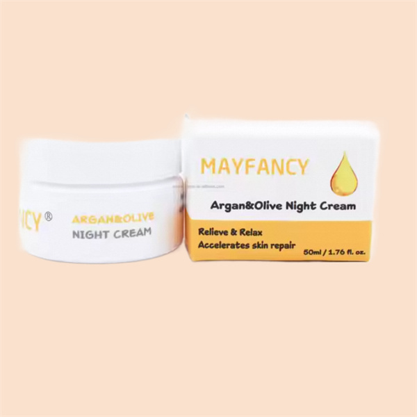 Revitalize your skin with our expertly curated list of men's moisturisers.