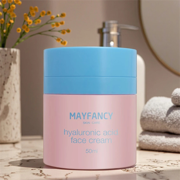 Say hello to a healthy glow with our non-greasy face cream