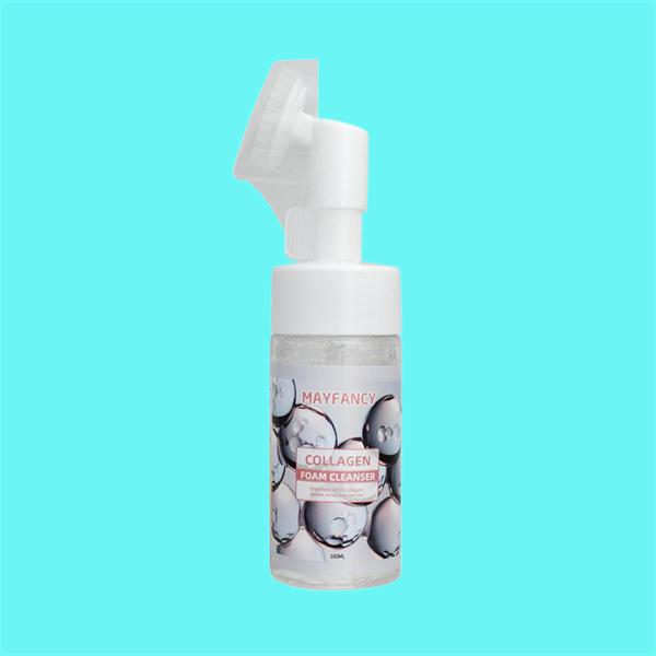 Experience Clear and Radiant Skin with Clean and Clear's Gentle Cleanser!