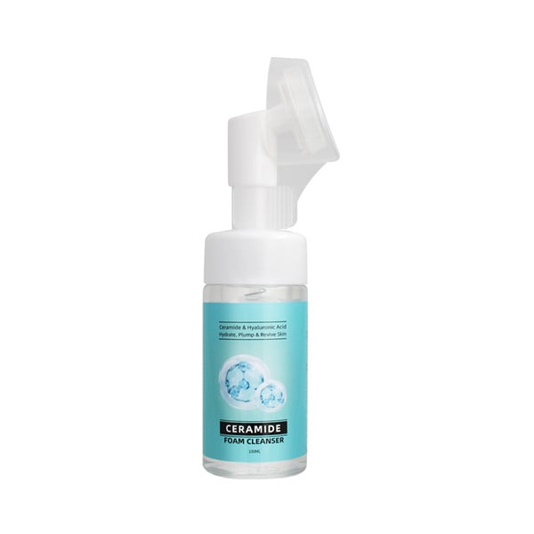 Gently removes impurities for a clear complexion