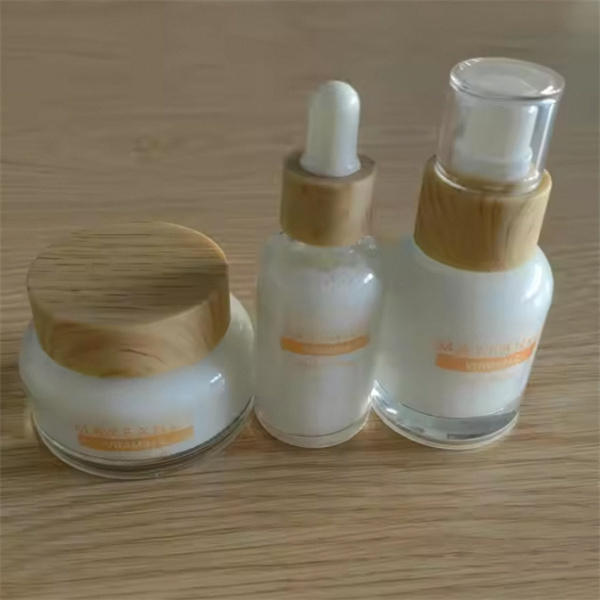 Say goodbye to dryness with these must-have face moisturizers