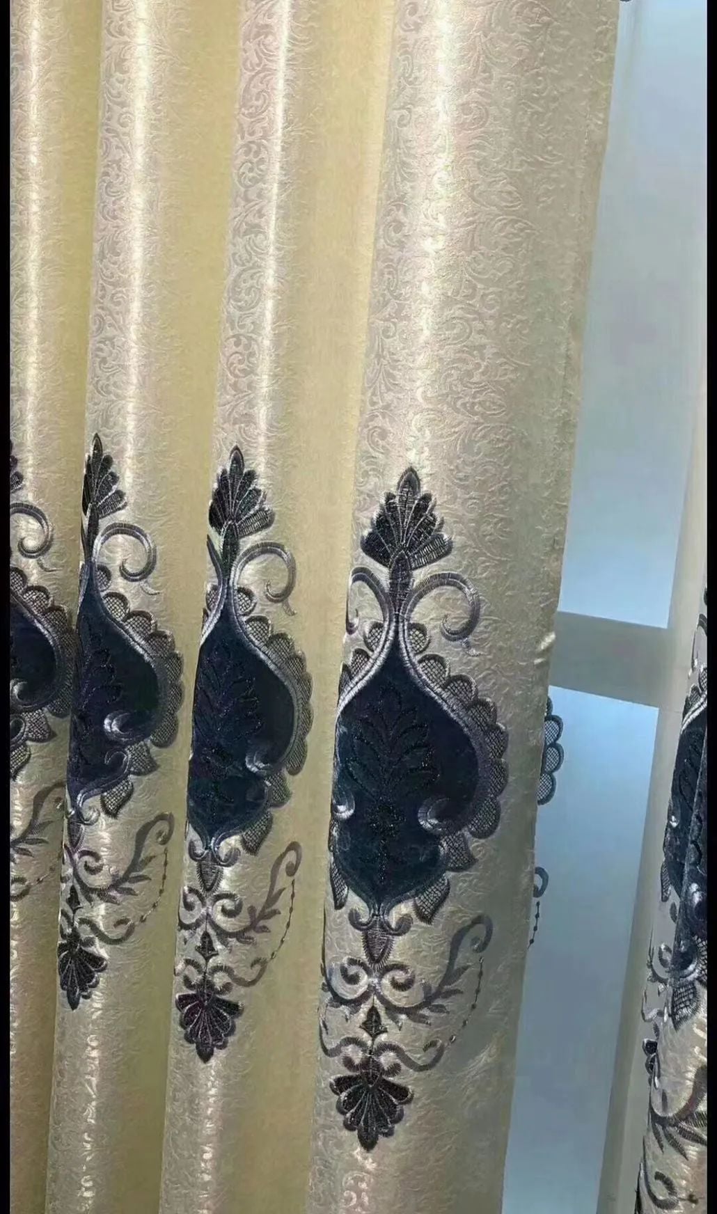 Foulola News: High Grade Embroidery Fabric&Sheer factory