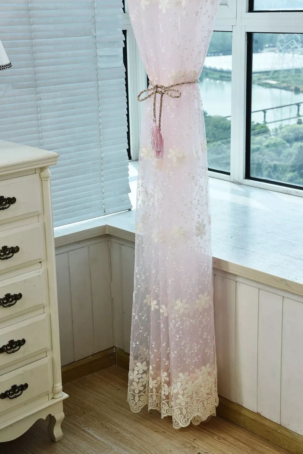 Foulola News: Romatic Flower Embroidered Milk Lace Curtain supplier