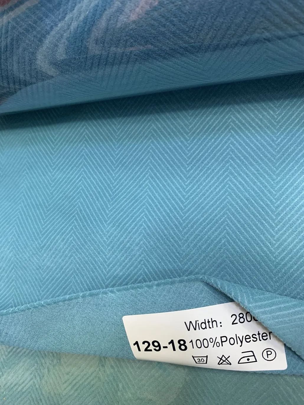 41 Foulola News: 129# Velvet details