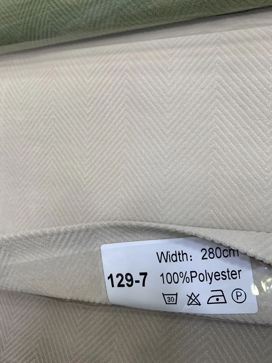 30 Foulola News: 129# Velvet details