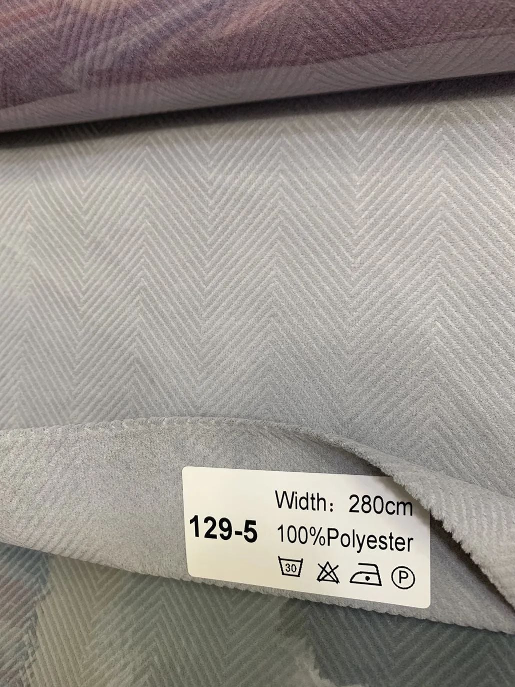 28 Foulola News: 129# Velvet details