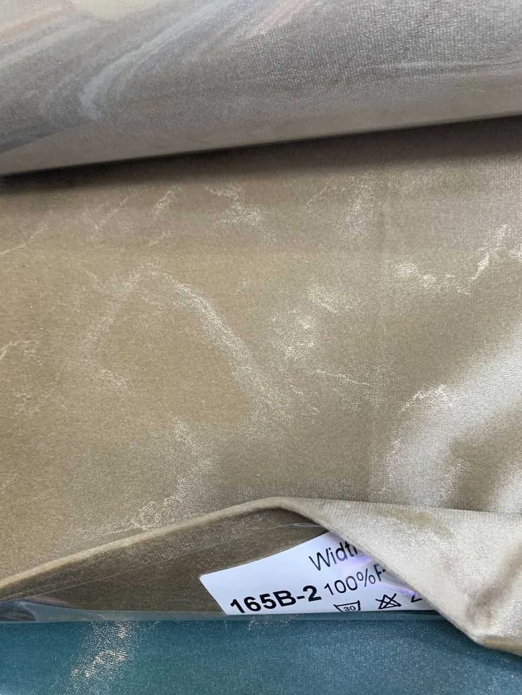 22 Foulola News: 165AB# Velvet details