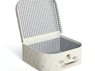 How Custom Logo Gift Boxes Strengthen Brand Recognition in Beauty Industry