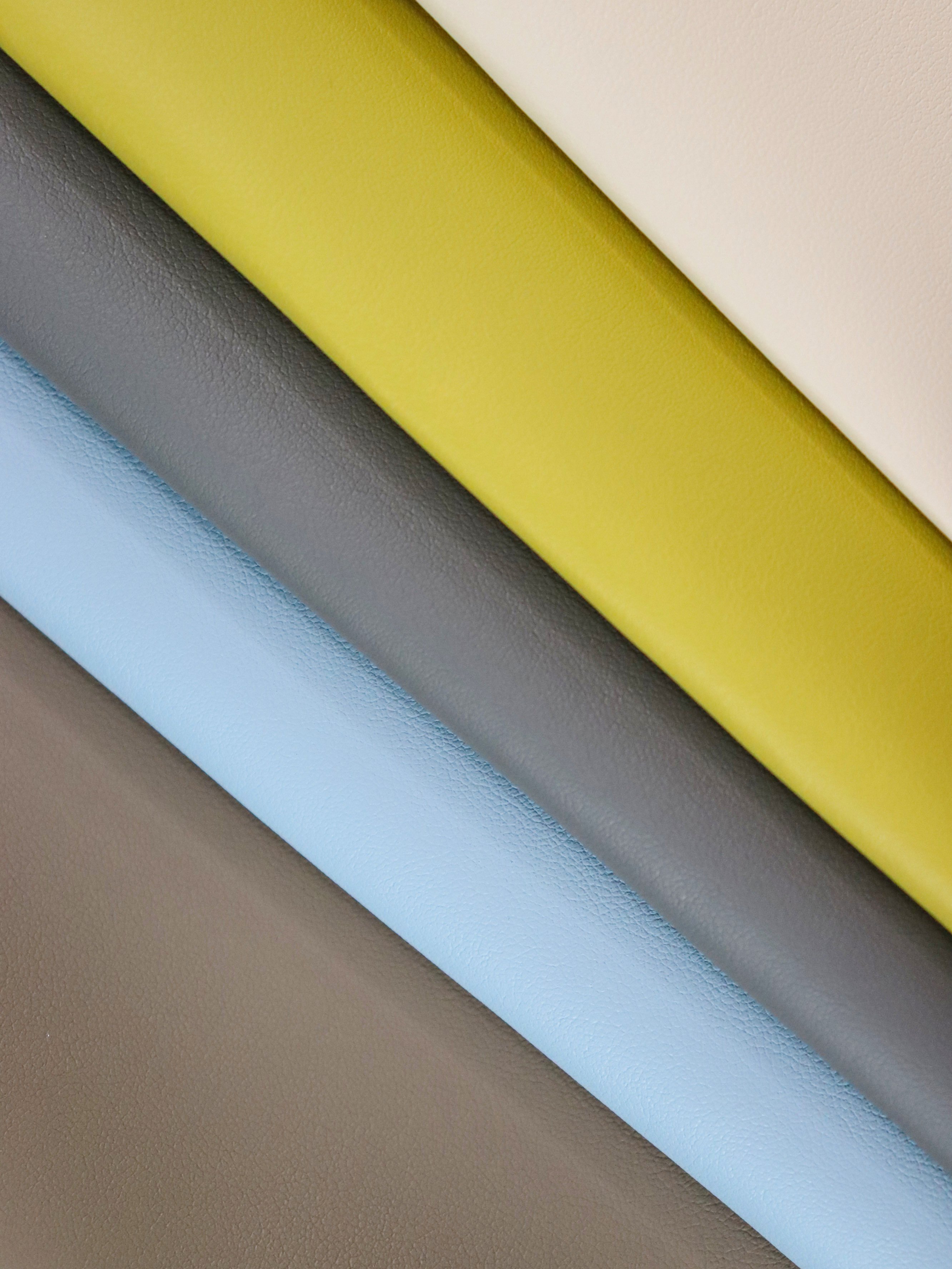 Cigno Leather - Vegan & Bio-Based Leather Rolls for Handbags & Recycled Leather Applications supplier