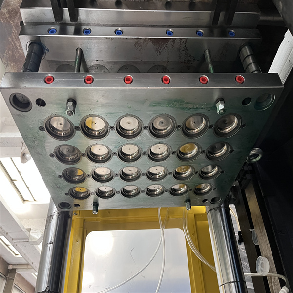 How Bottle Cap Injection Molding Machines are Revolutionizing the Packaging Industry
