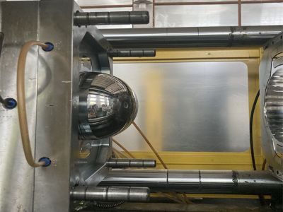 How to Optimize Temperature Controls on a Plastic Injection Machine