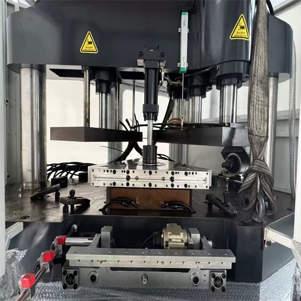 Améliorez vos capacités d'emballage avec des machines de moulage de préformes