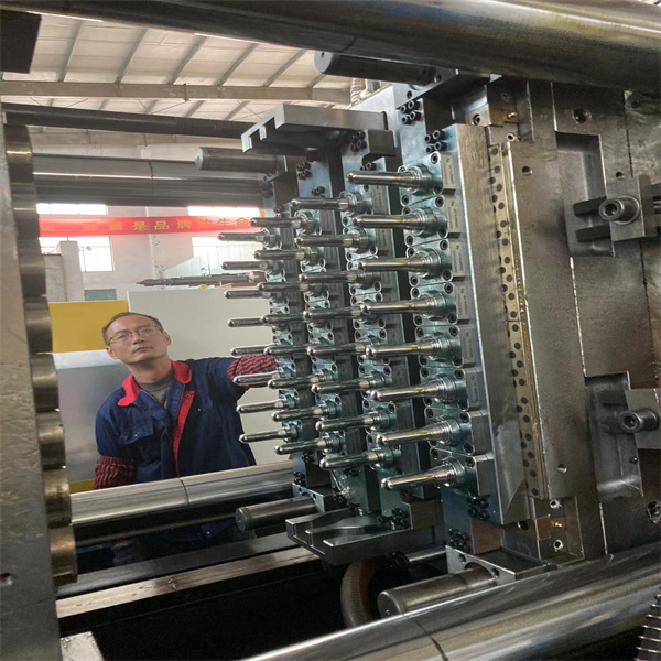 Exploring the Advanced Features of Plastic Bottle Preform Machines