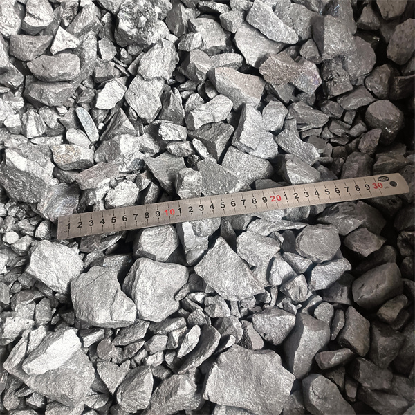 The influence of silicon on the machinability and weldability of stainless steel