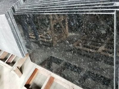 Como Combinar Chapas de Pedra de Quartzo para Instalações Contínuas de Grande Porte