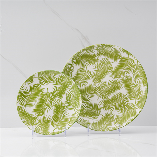 The Allure of Porcelain Dinner Ware