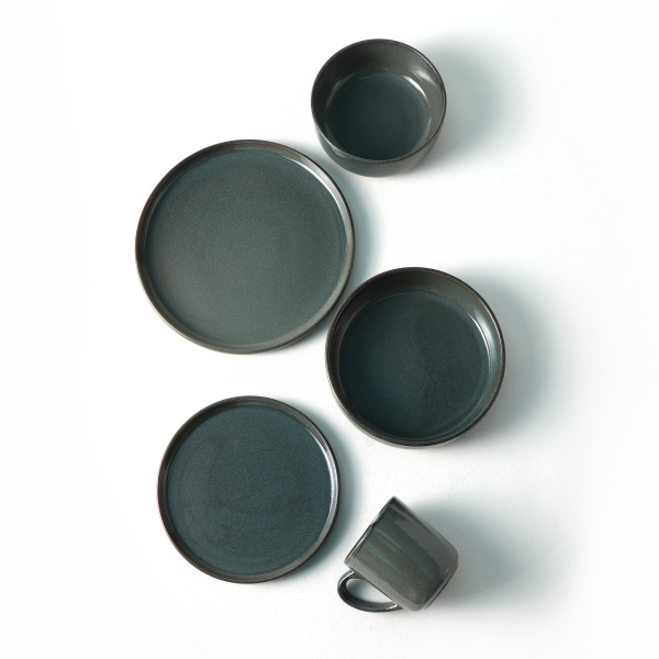 Versatile dish set perfect for everyday use or special gatherings