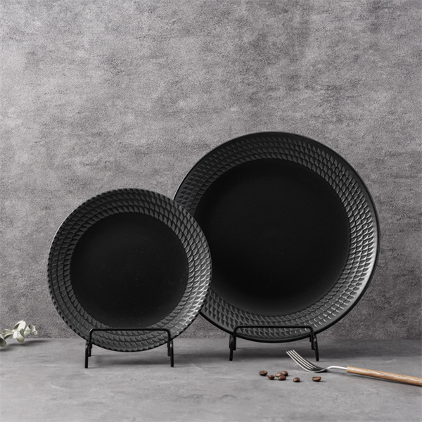 The perfect porcelain dishes set for everyday use