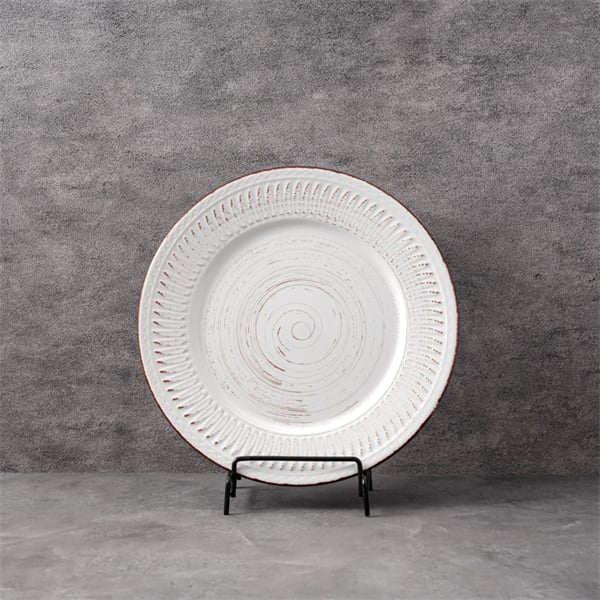 The history and craftsmanship behind porcelain plates