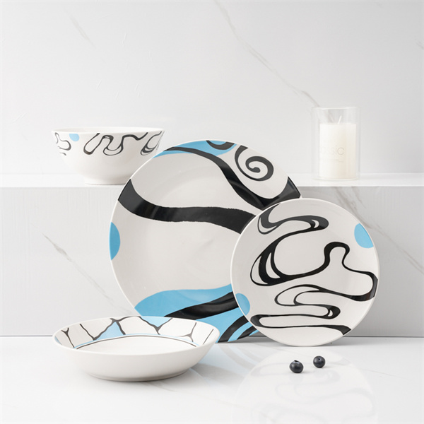 Enhance Your Table Setting with a Porcelain Dinner Set