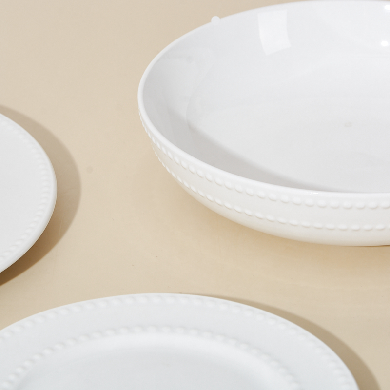 Custom Designed American Style Lightweight Porcelain Dinnerware Set Durable Dishwasher Safe Plates for Home & Hotel Kitchens supplier