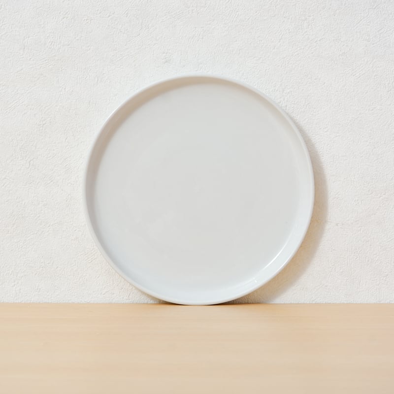 Wholesale Modern Ceramic Flat Plates Single Piece Customizable Size Dishwasher Microwave Safe Elegant Design for Restaurants details