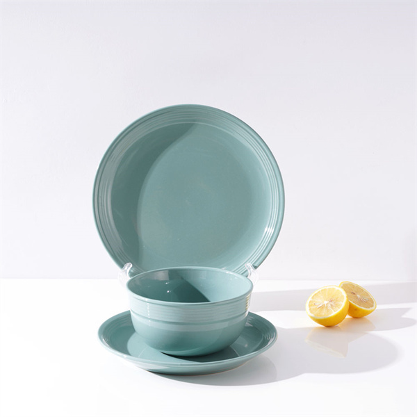 Simplify mealtime with a convenient plate bowl set that's perfect for every occasion