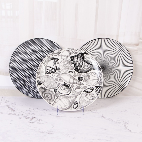 Durable and long-lasting stoneware plates for your kitchen